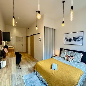 suite-bergame-lyon.hotels-rhonealpes.com/