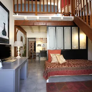 nostradamus-saint-remy-de-provence.fr-provencehotel.com/